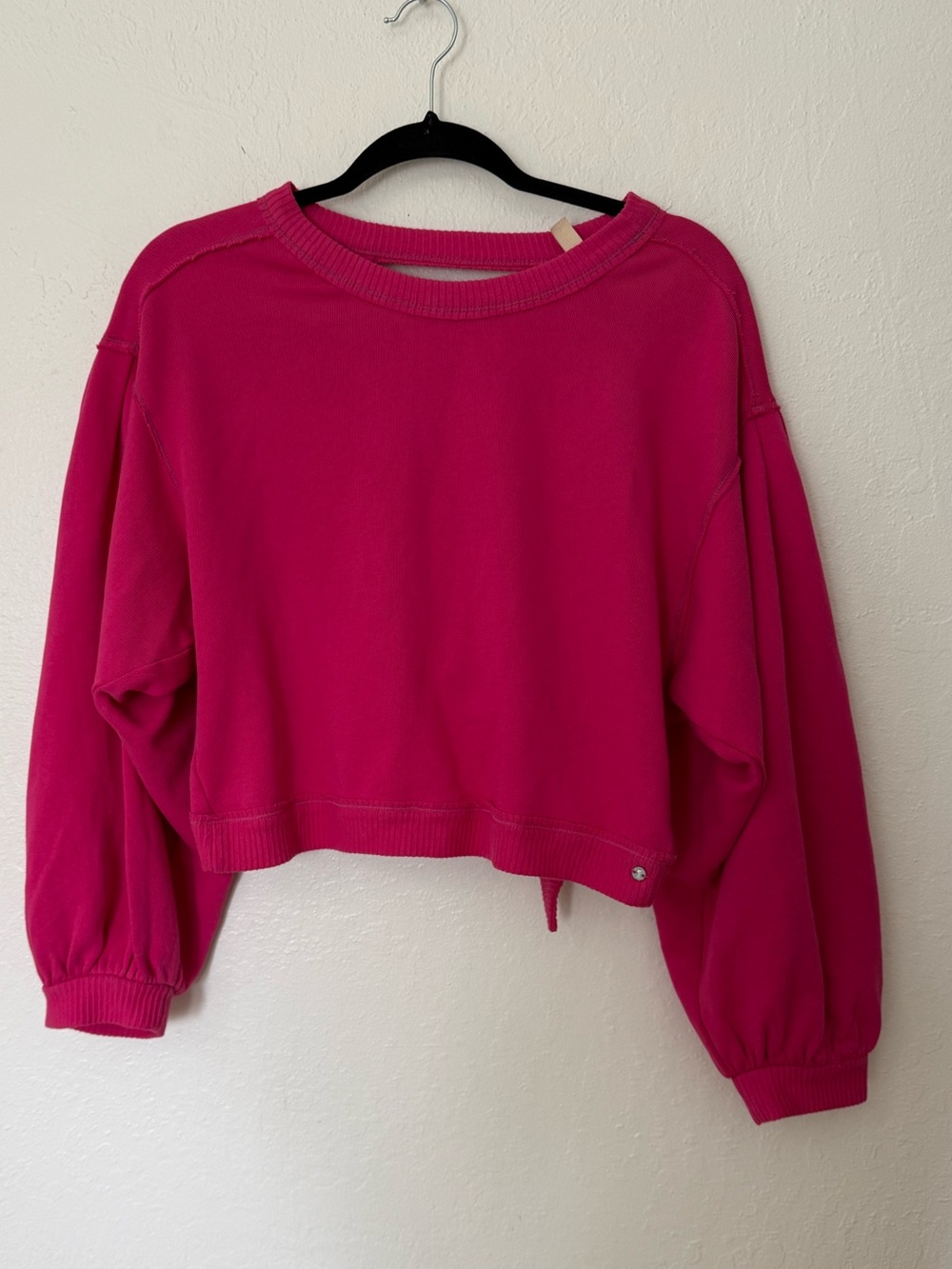 Pilcro Women’s Hot Pink Cropped Sweatshirt size xs